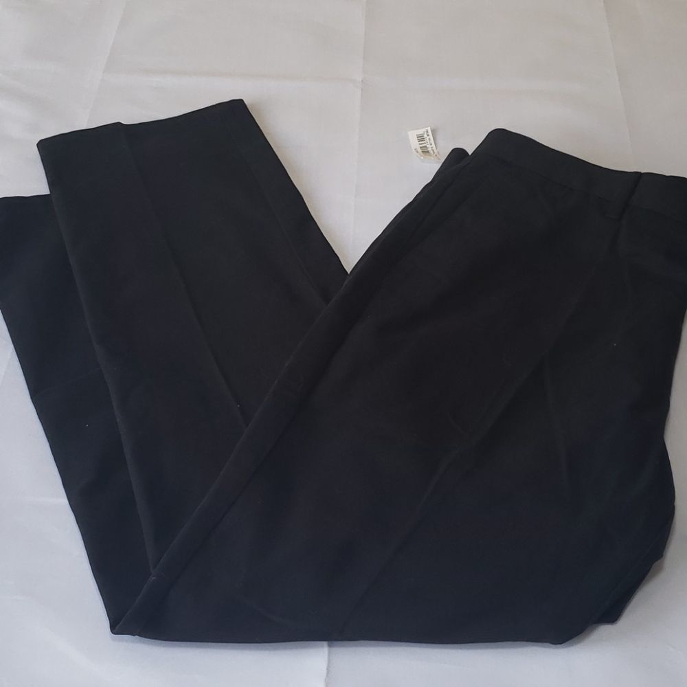 NWT - Amazon Essentials Mens Chino